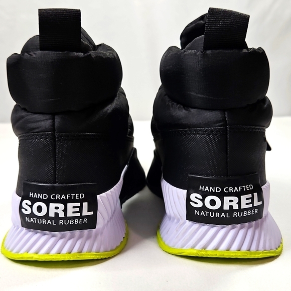 NWOT Women's Sorel Out N About III Puffy Zip Bootie in Black/White – Sz 8 - Picture 4 of 7